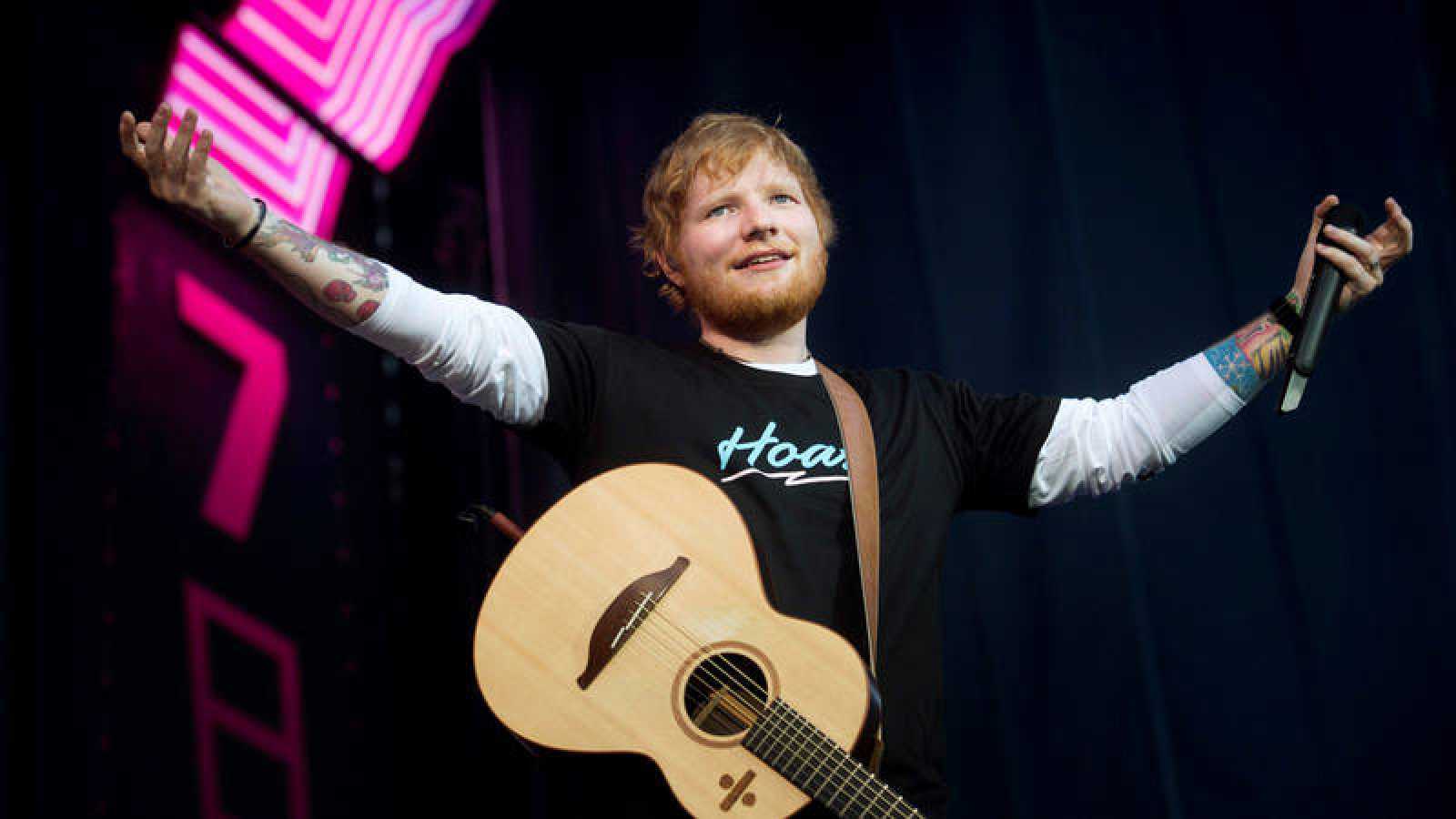 Ed Sheeran lanza video en 3D para “Cross me”