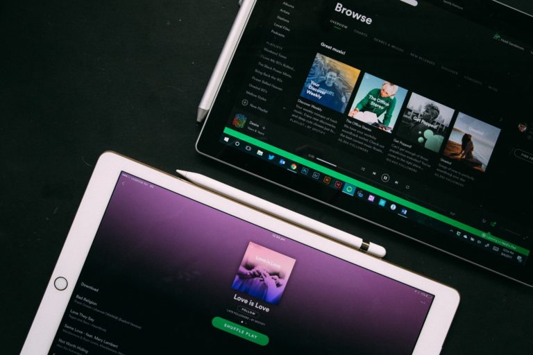 Spotify regresa con las letras de canciones en tiempo real