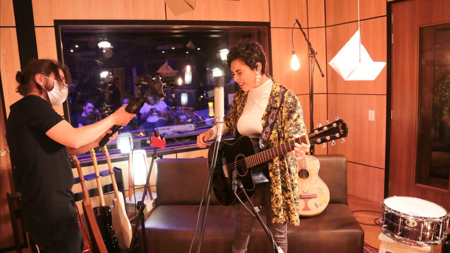 Laura Pérez, debuta como solista con su primer EP "Retazos"