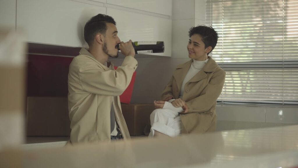 Me Dicen JEG y Laura Pérez unen sus voces en “Sin Estrenar”