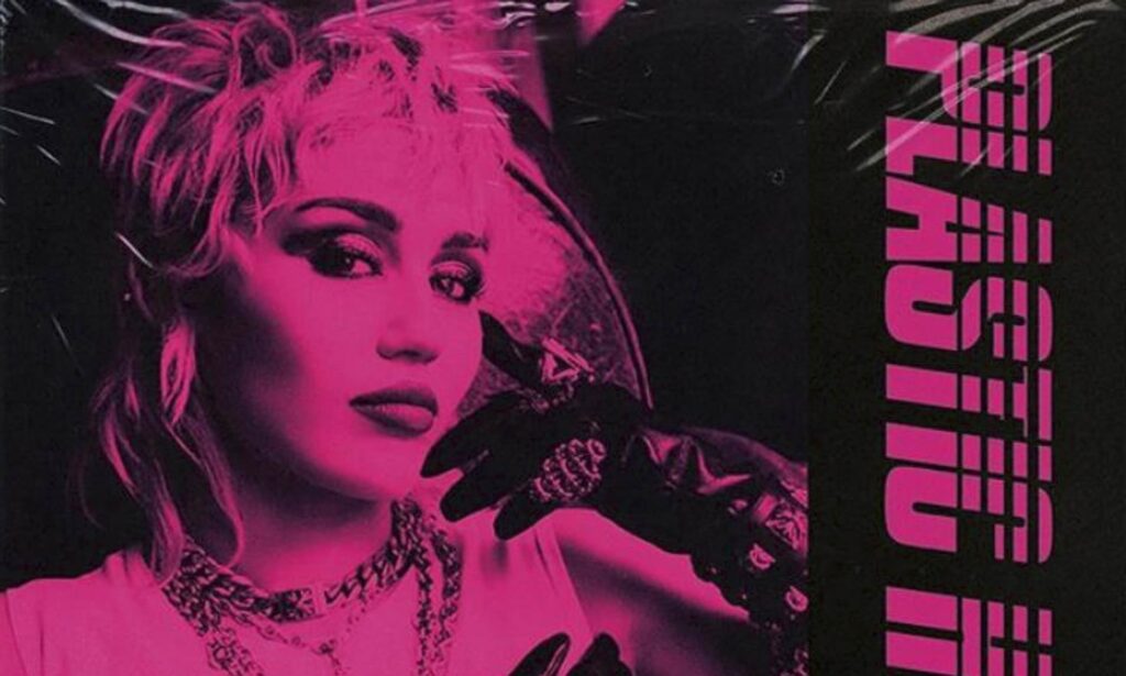 Miley Cyrus lanza “Plastic Hearts”, su séptimo álbum