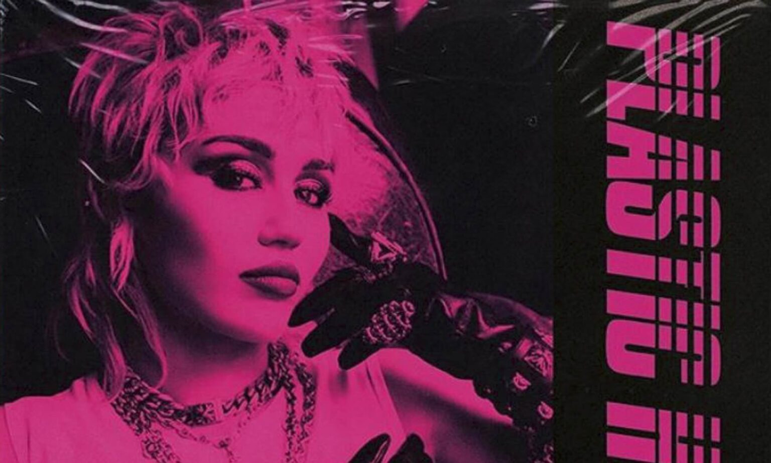 Miley Cyrus lanza “Plastic Hearts”, su séptimo álbum