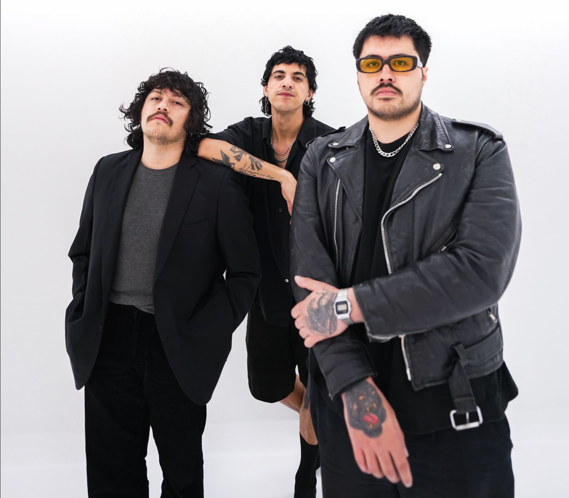 ¡Sumérgete en 'De Cabeza'! El Explosivo Tercer Sencillo del Nuevo Álbum de TELEBIT - Cover