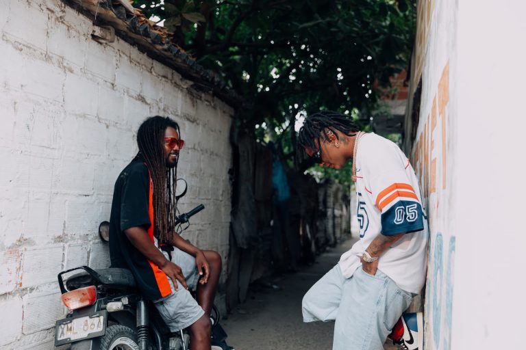 Hamilton eleva el Afrobeat con "Isla Pa Dos (Wawawao)"
