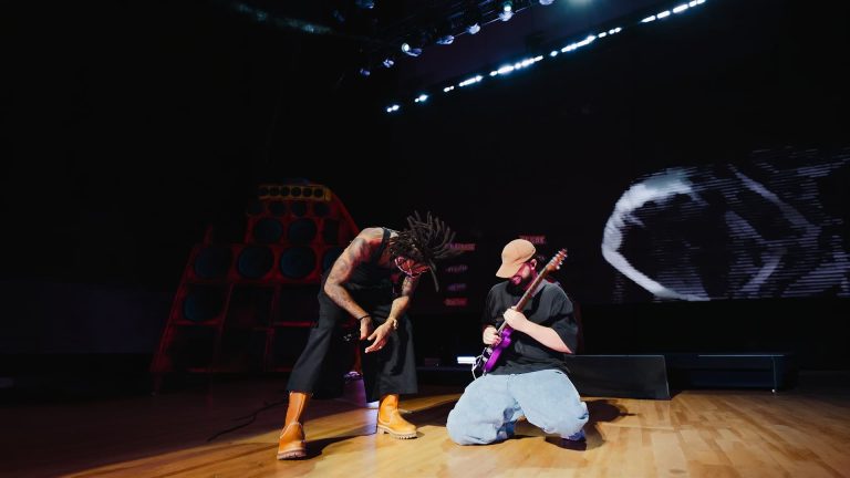Hamilton triunfa en Estados Unidos junto a Ryan Castro: Conquista arenas y lidera charts con “Quién Me Mandó”