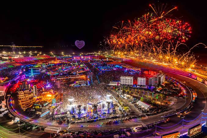EDC llega a Colombia en 2026: Fechas, precios de boletas y debut del festival en Medellín